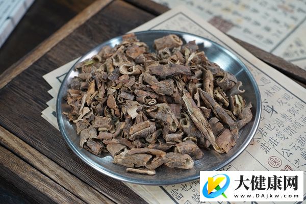 五加皮酒的功效与作用 传统养生价值 五加皮酒的功效与作用
