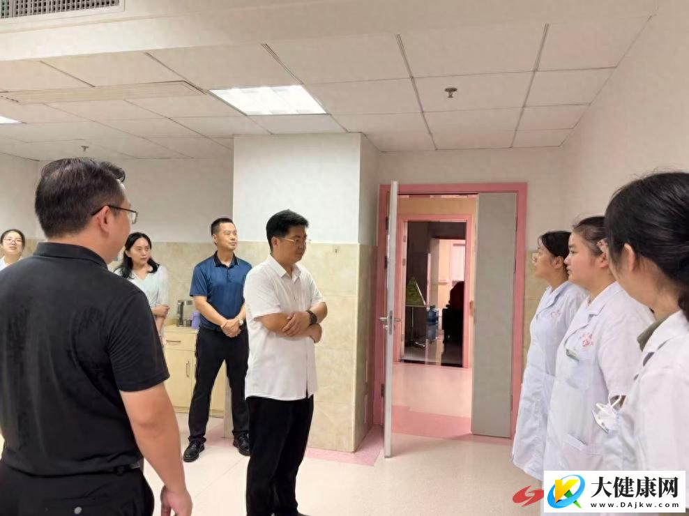 怀化市五医院开展中国医师节慰问活动